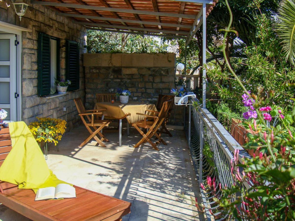 Holiday Home Garden Apartment - Brc650 By Interhome Sumartin Exterior foto