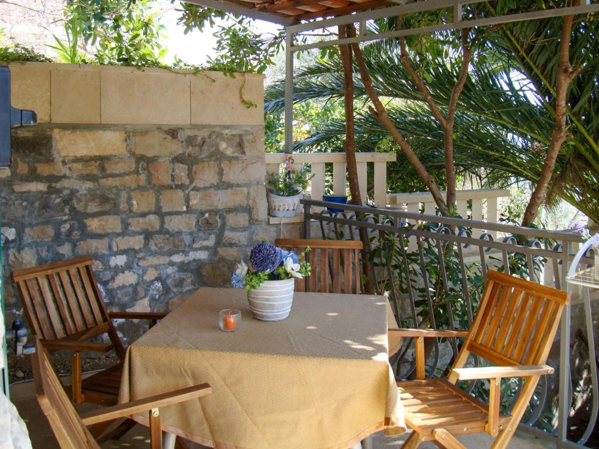 Holiday Home Garden Apartment - Brc650 By Interhome Sumartin Exterior foto