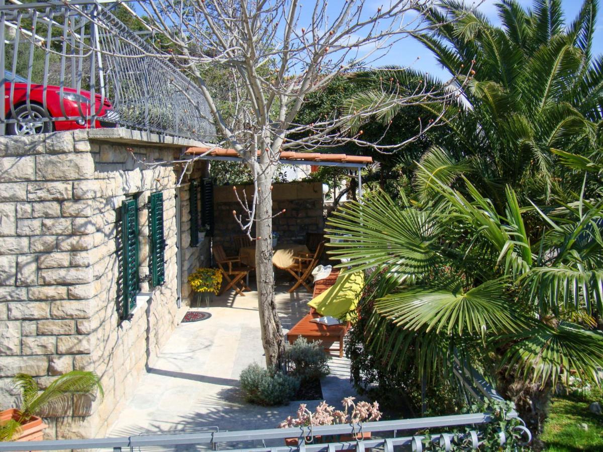 Holiday Home Garden Apartment - Brc650 By Interhome Sumartin Exterior foto