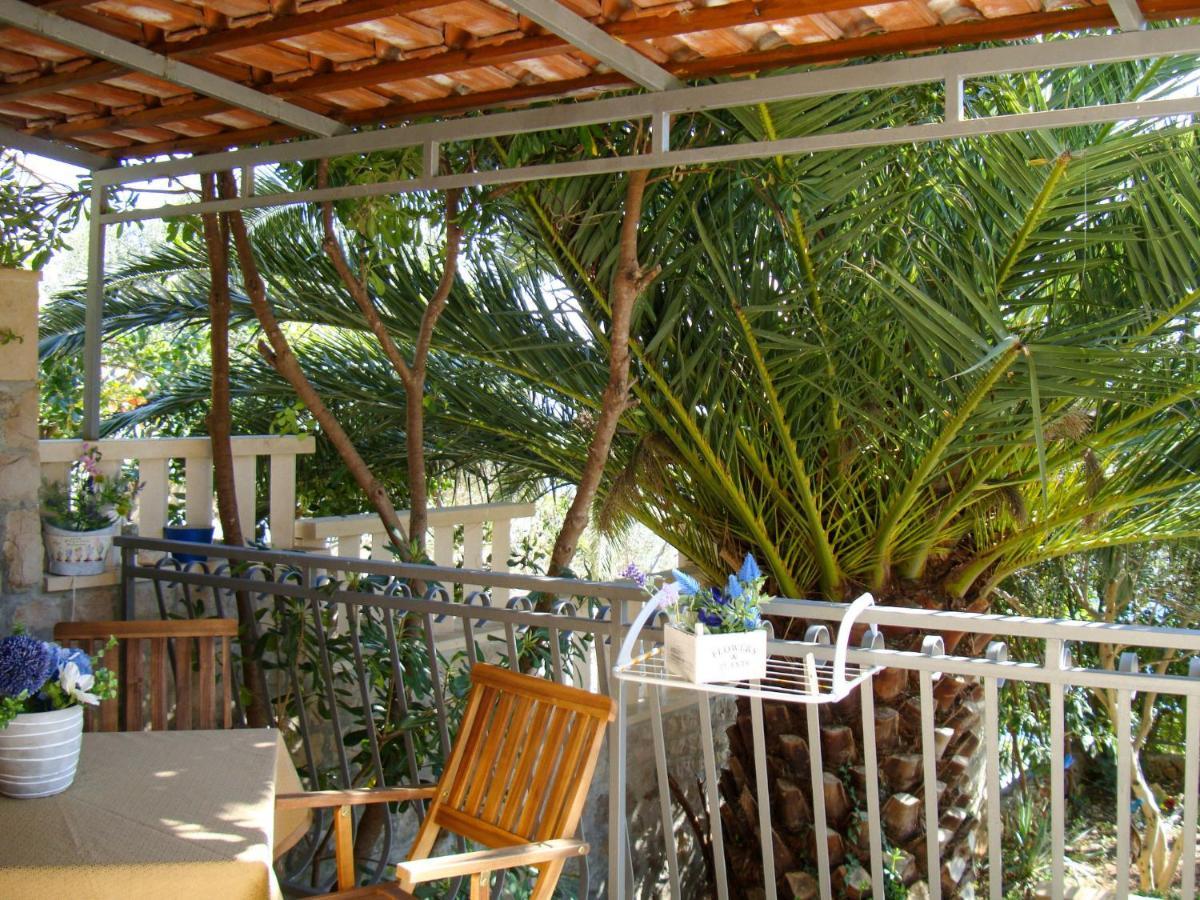 Holiday Home Garden Apartment - Brc650 By Interhome Sumartin Exterior foto